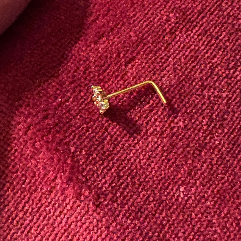 Nose Ring- Star Shape Stud 20G 14k Gold plated  L Bone Screw Shaped Nose Ring - Picture 2 of 7